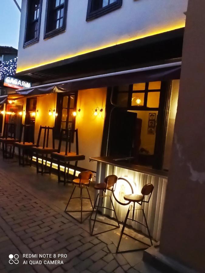 Gagarin Pub & Hotel 안탈리아 외부 사진