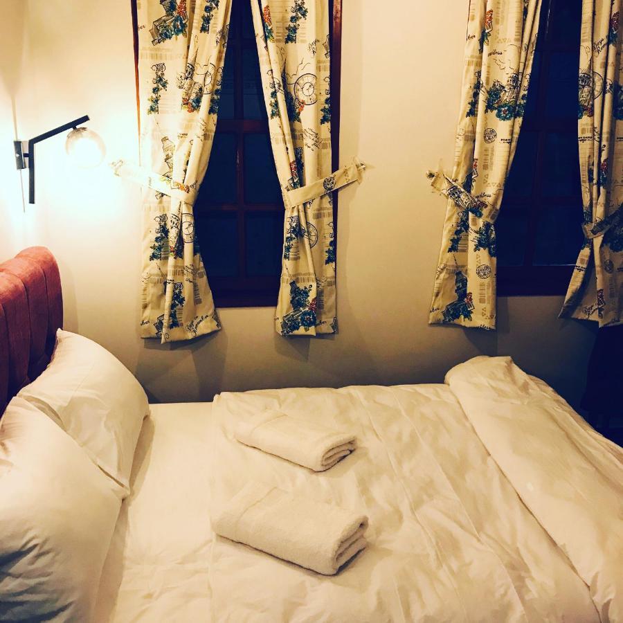 Gagarin Pub & Hotel 안탈리아 외부 사진