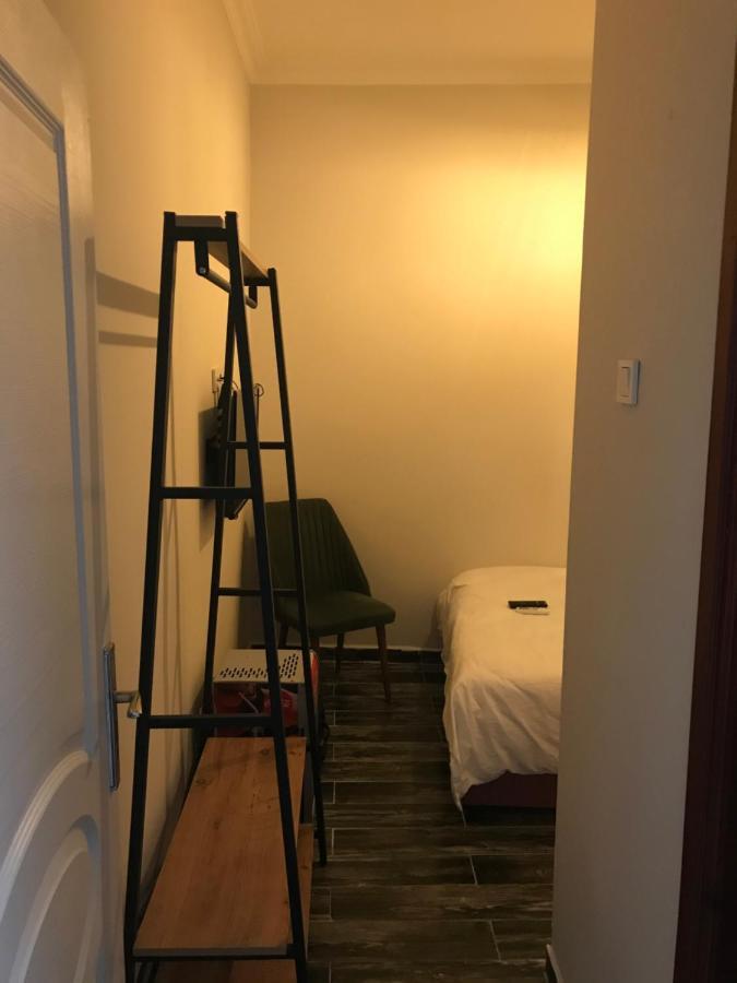 Gagarin Pub & Hotel 안탈리아 외부 사진