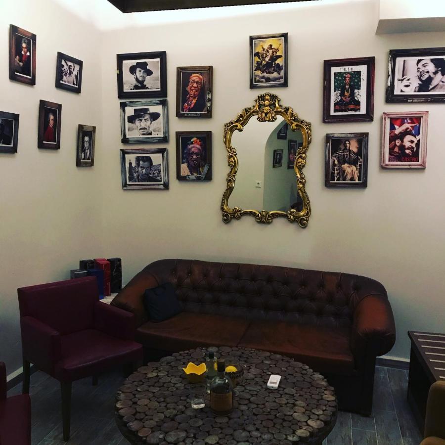 Gagarin Pub & Hotel 안탈리아 외부 사진